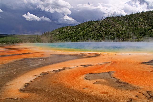 040 yellowstone, midway geyser basin, grand prismatic spring.JPG